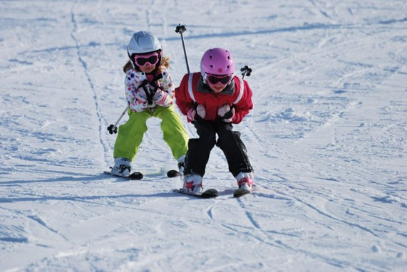 Sierra Nevada con niños: parques de nieve, trineos y clases de iniciación